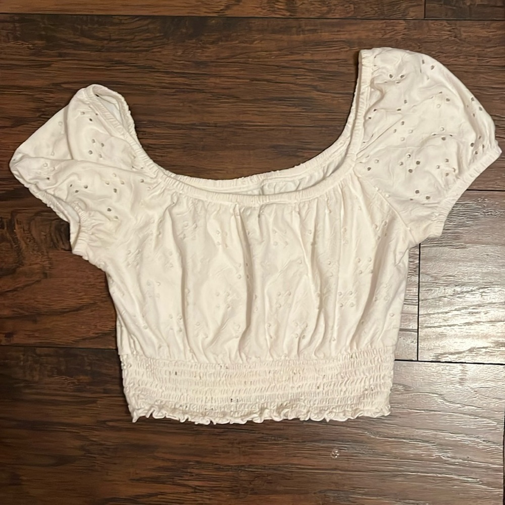 Summer shirt
Size: Small Color:White Brand:Hollister